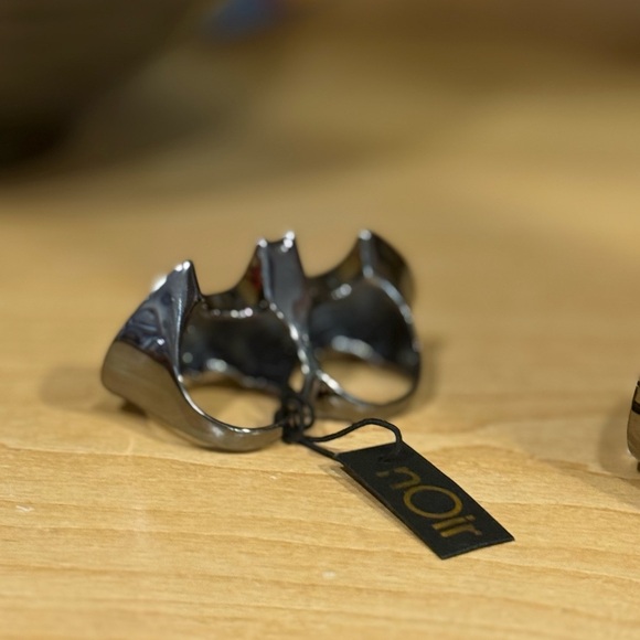 nOir Jewelry DC Comic Series Batman Cuff Bracelet & Double Ring New - Picture 2 of 4